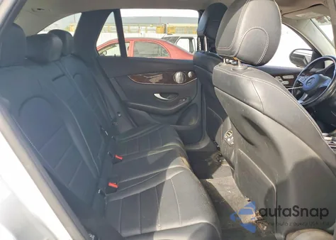 2016 Mercedes-Benz Glc 300 z USA, uszkodzony, nr VIN WDC0G4JB8GF075422